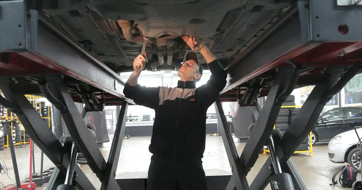 пневматични и хидравлични инструменти в автосервиза